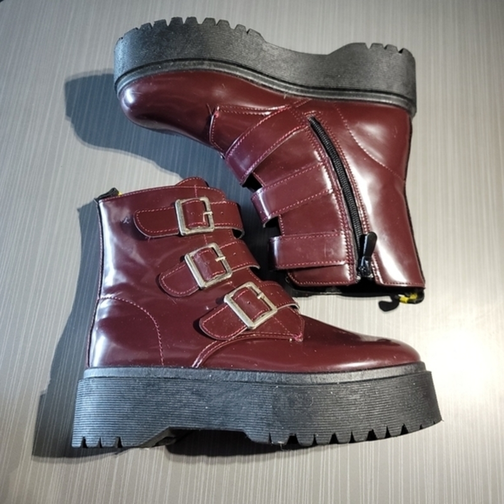 YOKI Burgundy Faux Leather Sleek Strappy/Buckle Platform Boots Women's 6 - Picture 7 of 8